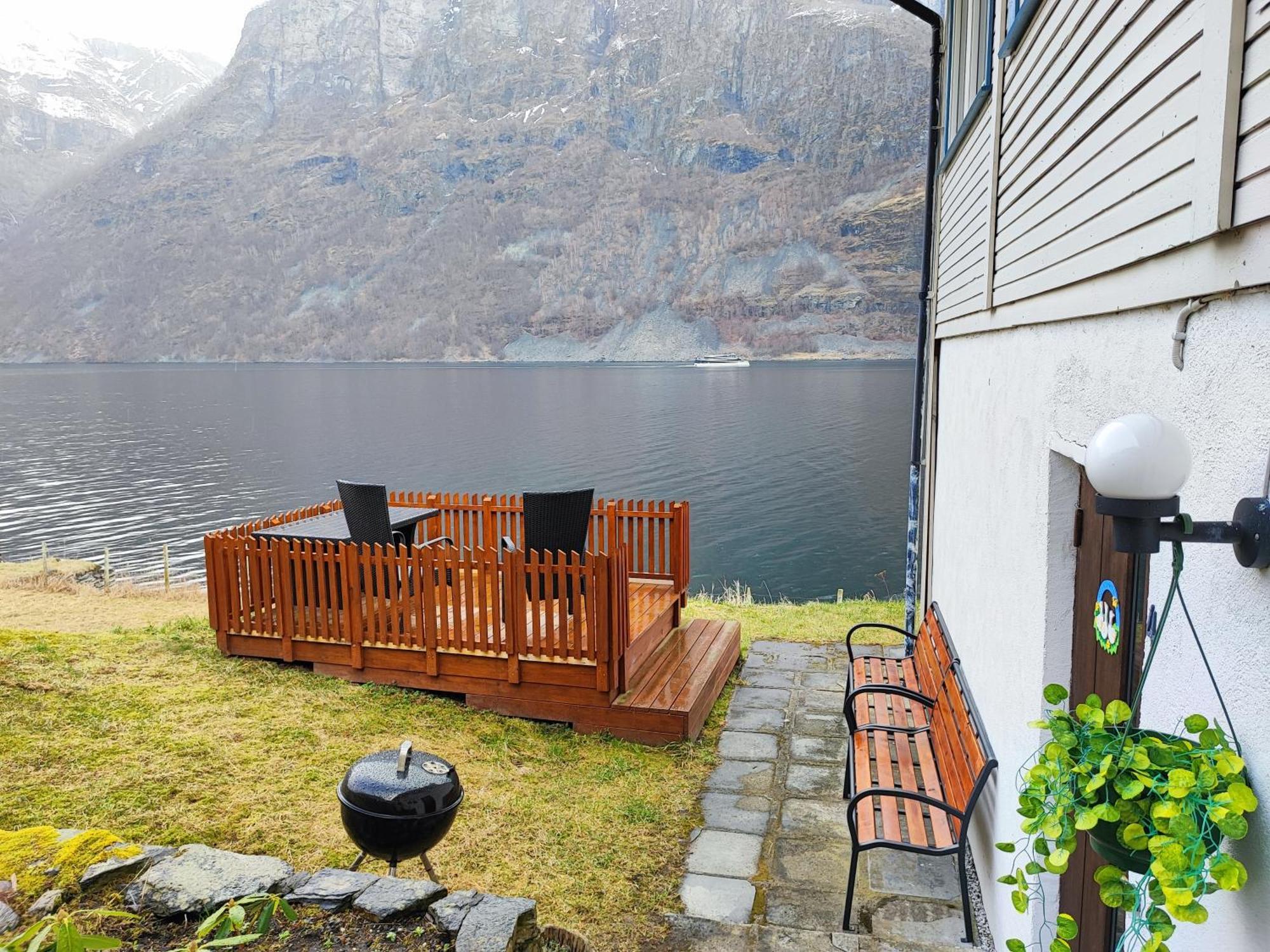 Visit Pensión Undredal